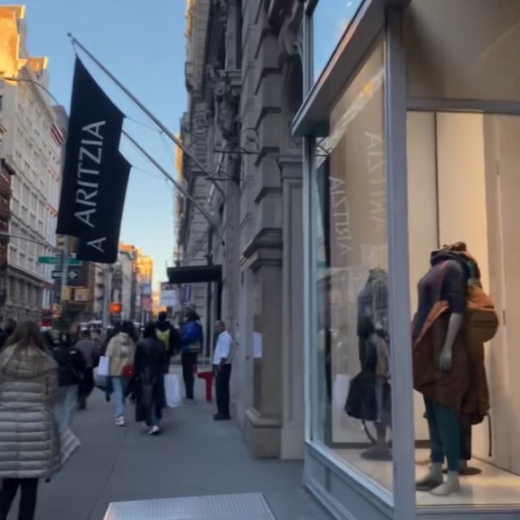 NYC Aritzia - Picture 1 of 13